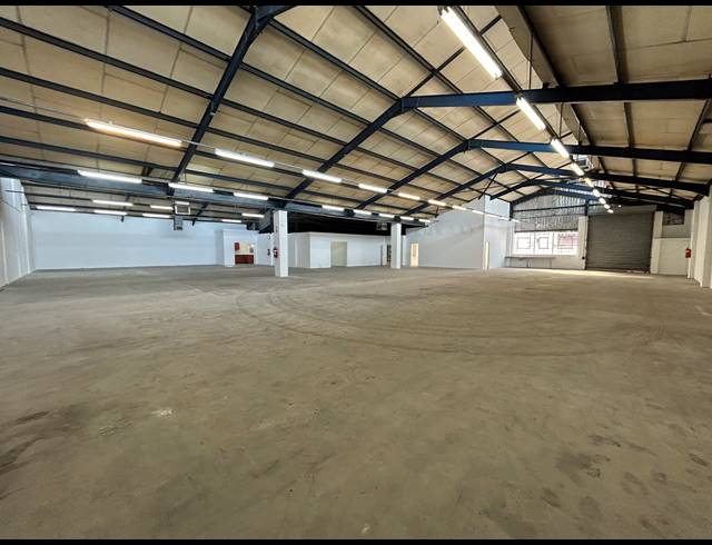 925M² WAREHOUSE TO LET IN PAROW INDUSTRIAL